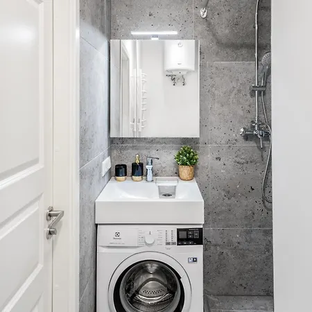 Cozy 1bedroom With Sofa Bed - Sleeps 4 * וילנה